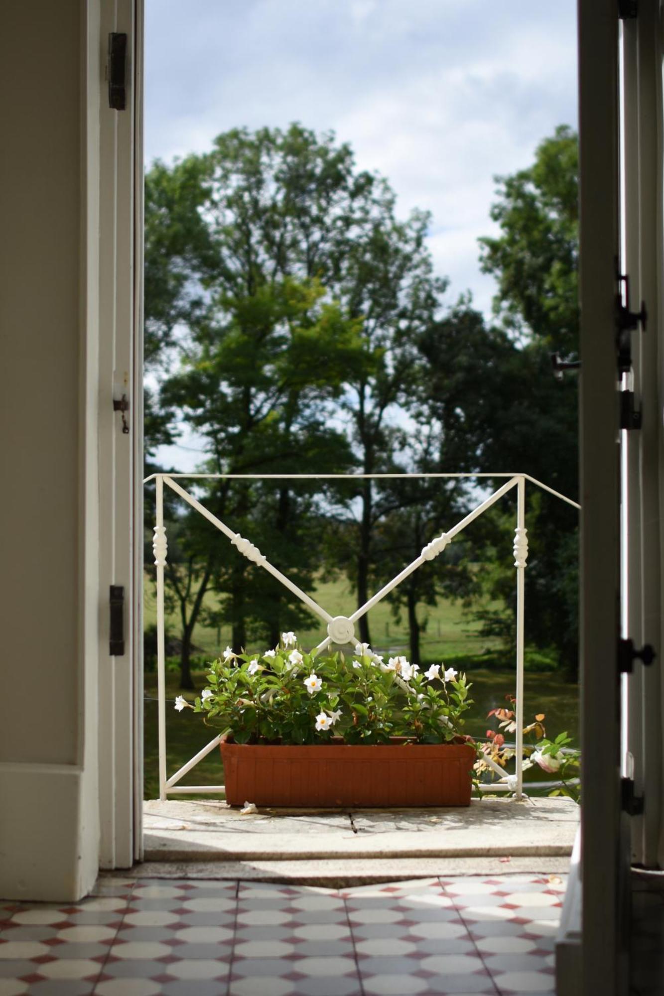 Domaine De L'Ermitage Bed & Breakfast Berry-Bouy Exterior photo